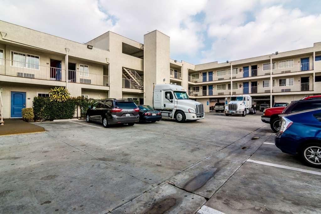 Motel 6 Bell Gardens Exterior photo