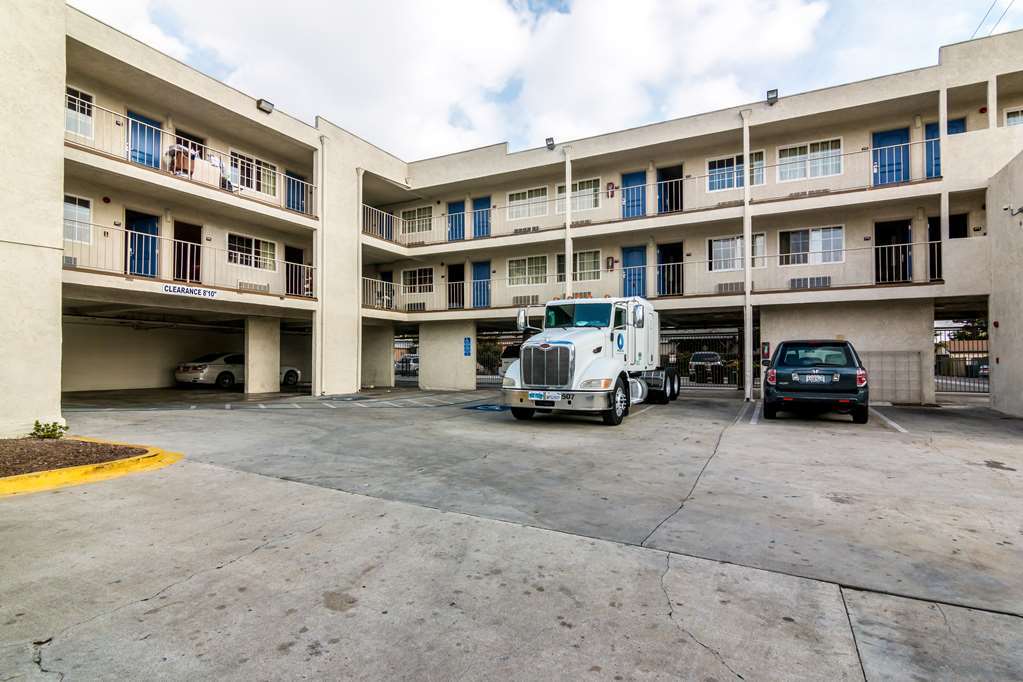 Motel 6 Bell Gardens Exterior photo