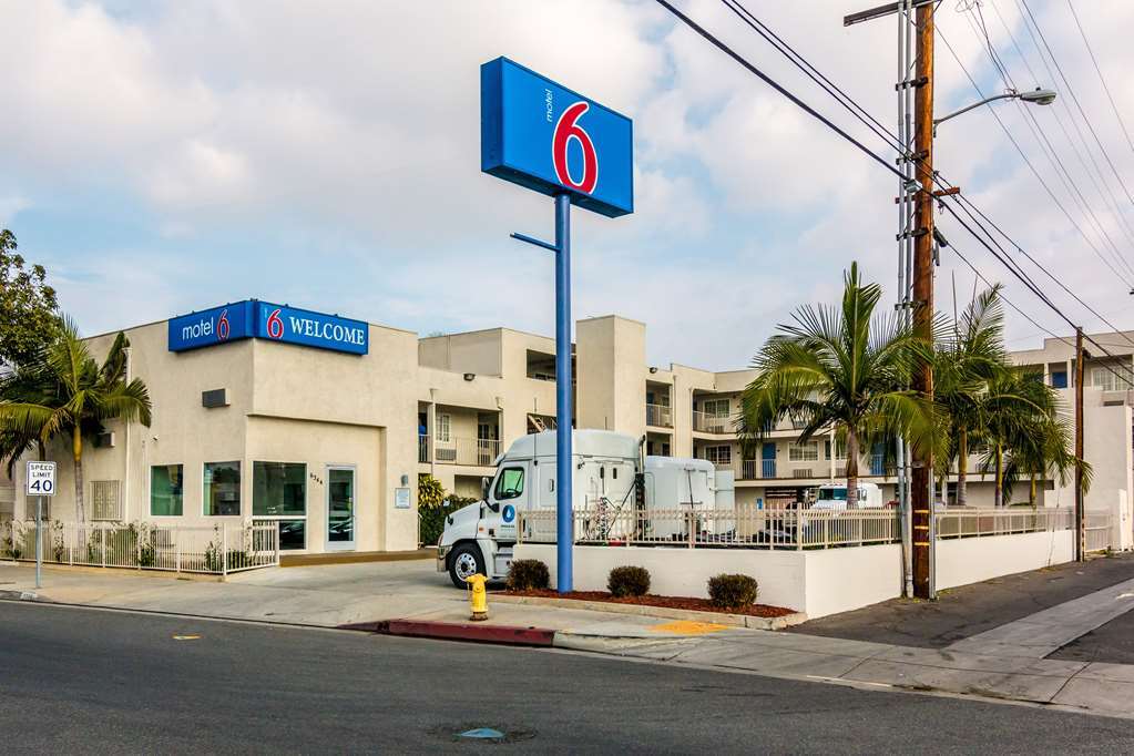 Motel 6 Bell Gardens Exterior photo