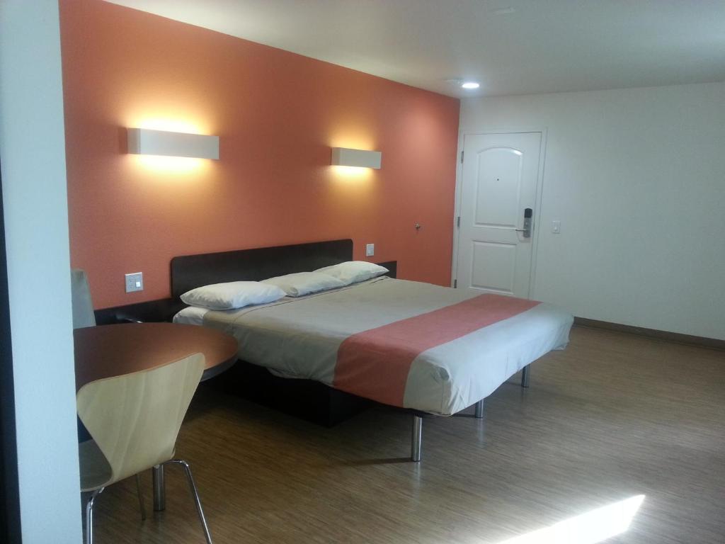 Motel 6 Bell Gardens Room photo